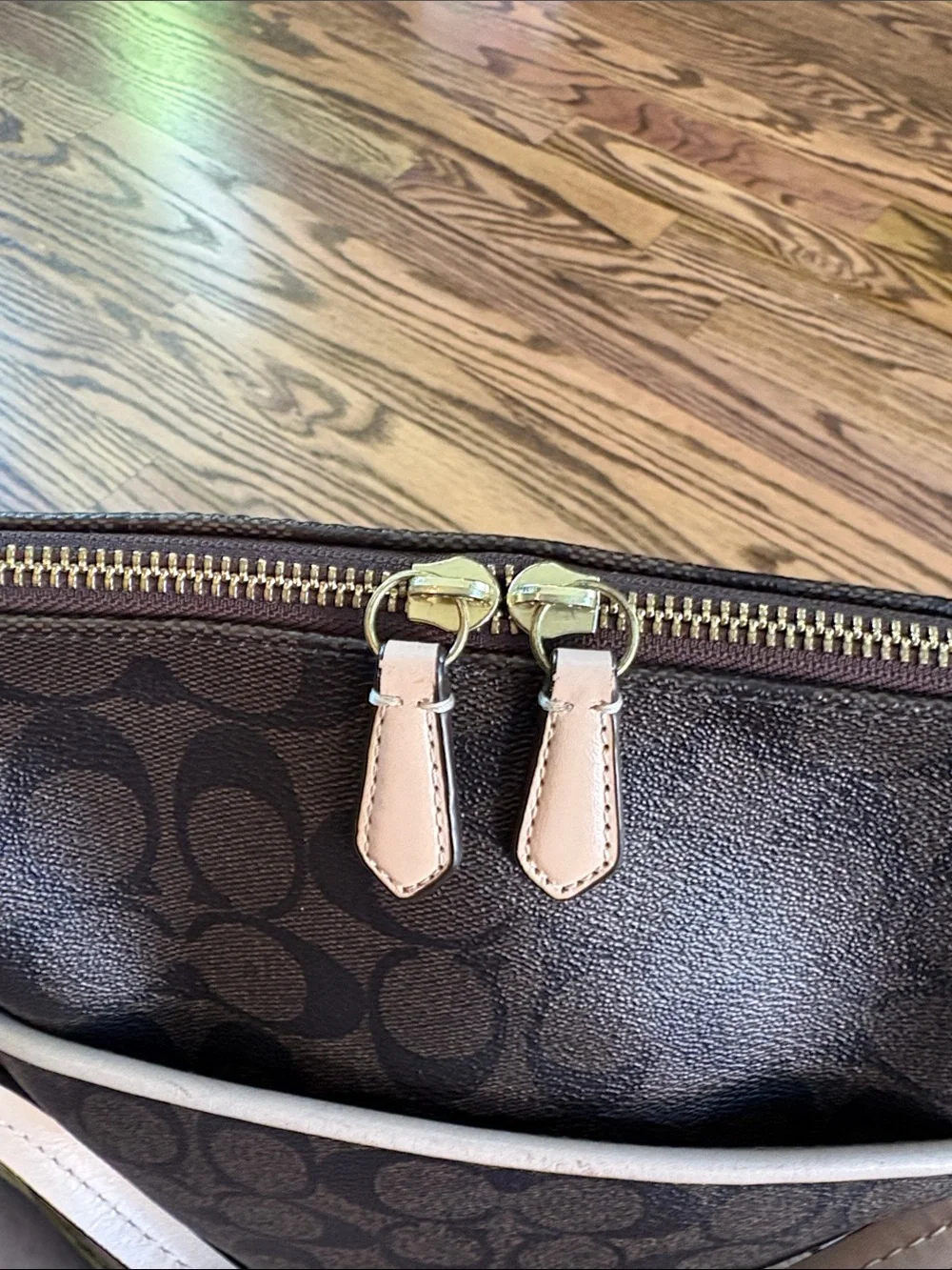 Coach Peyton Signature brown coated leather large purse - Picture 12 of 16